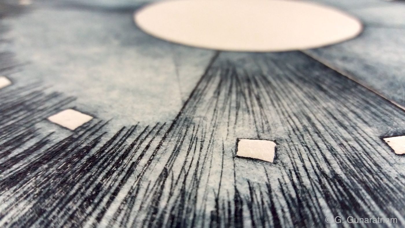 Ein Druckgrafik-Detail mit radialen Linien und weissen Quadraten vor einem hellen Kreis